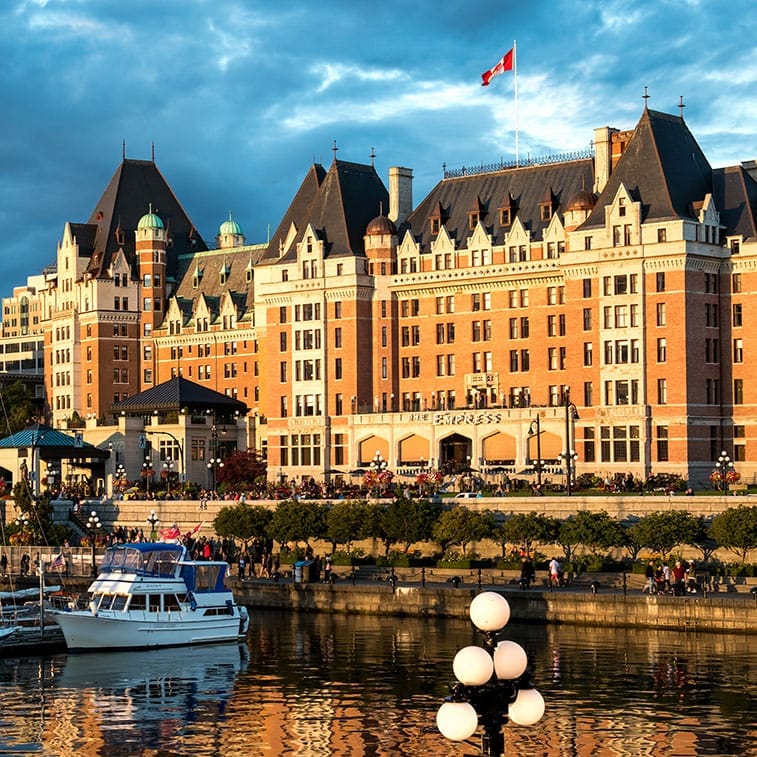 Day Tour from Vancouver to Victoria and Butchart Gardens